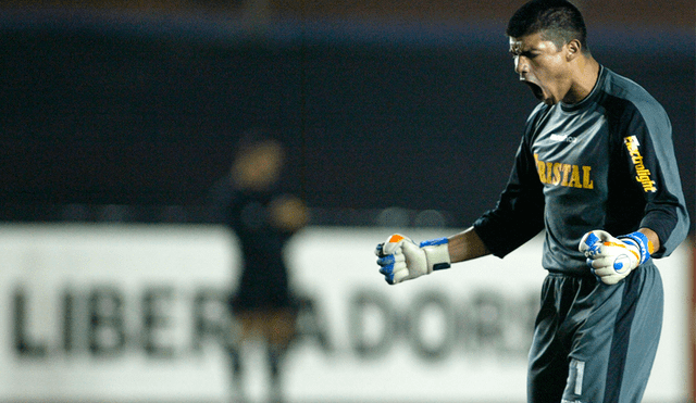 Erick Delgado celebrando un gol de Sporting Cristal. | Foto: AFP