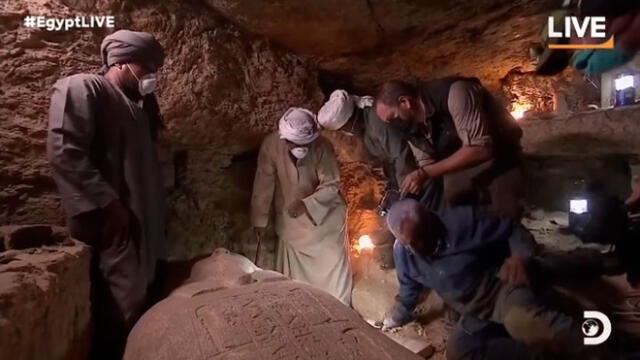 Arqueólogos abrieron en vivo sarcófago de miles de años y encuentran momia intacta [VIDEO]