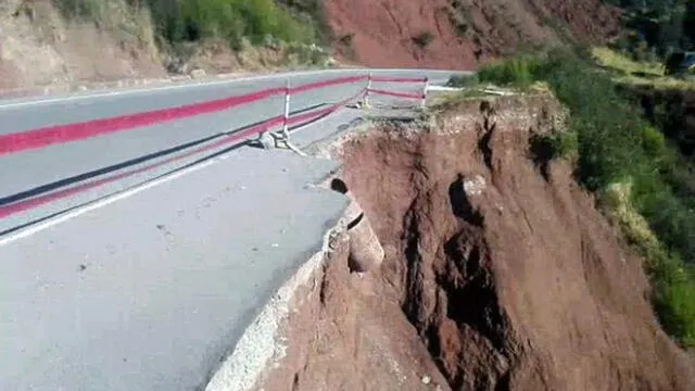 Vía de Cusco a Abancay es un peligro por deslizamiento [VIDEO]