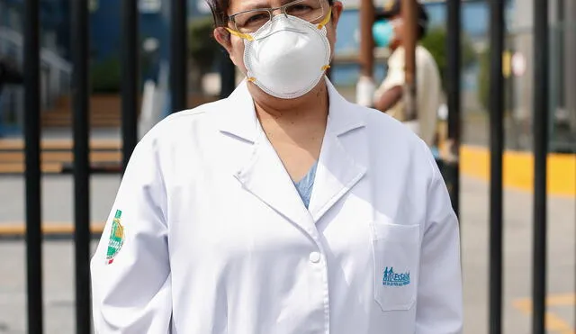 La doctora Rosa Luz López, intensivista del hospital Guillermo Almenara. Crédito: Antonio Melgarejo