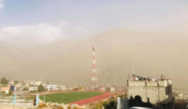 Una gran polvareda cubrió los distritos, afectando a la población local.