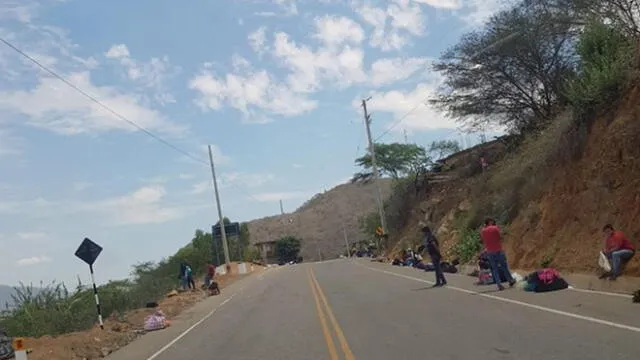 Caminantes en la carretera Chiclayo-Chota