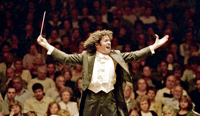 Gustavo Dudamel ofrecerá un concierto con la Mahler Chamber Orchestra en agosto próximo en el Gran Teatro Nacional.