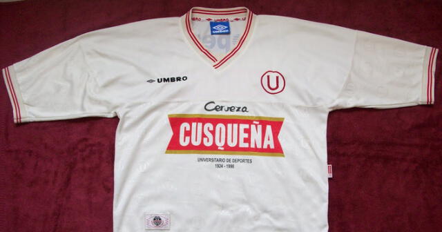 El sencillo diseño de la camiseta de Universitario de Deportes del Clausura de 1998 se ganó el corazón de los hinchas. (Foto: Camiseta Crema Blog)