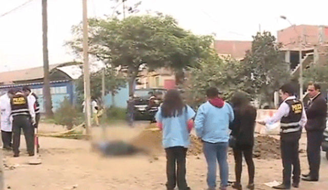 Hallan cadáver de hombre en una calle de Comas [VIDEO]