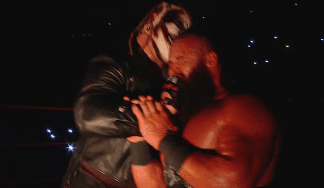The Fiend volvió hacer de las suyas y atacó a Braun Strowman en medio de su pelea con Seth Rollins. Revive todos los combates del show rojo.
