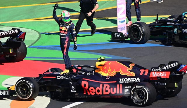 'Checo' Pérez logró su segundo podio consecutivo en la temporada. Foto: F1.