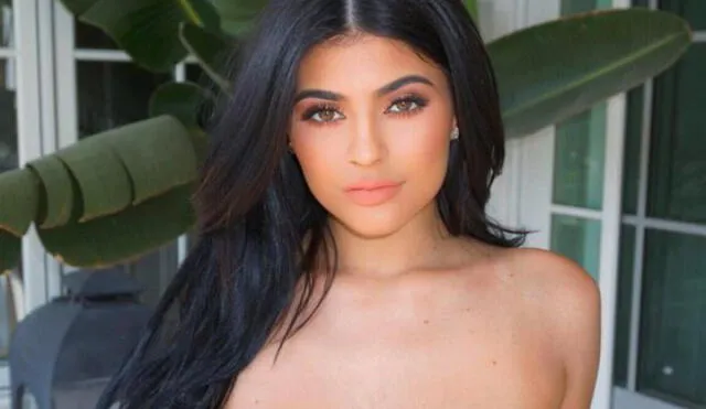 Kylie Jenner causa furor en Instagram con ceñidas y diminutas prendas [FOTO]