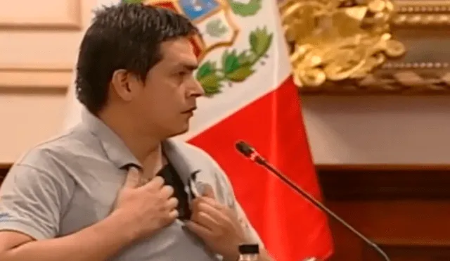 Jorge del Castillo discute con un efectivo Diviac y le ordena retirarse [VIDEO]
