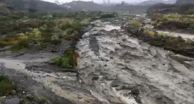 Lluvias en Arequipa provocan huaico en Chiguata e ingreso de ríos [VIDEO]