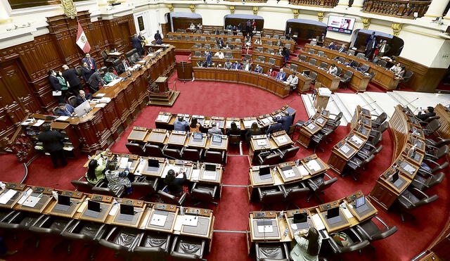 El Pleno del Congreso debatió y aprobó anoche la ley de presupuesto. Ahora, casi sin pausa, verá la admisión de la moción de vacancia contra Castillo. Foto: difusión