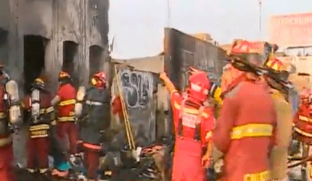 Incendio consumió vivienda de La Victoria que funcionaba como fumadero [VIDEO]