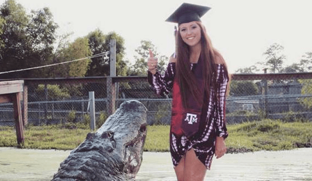 Joven recién graduada posó con un cocodrilo de 14 metros