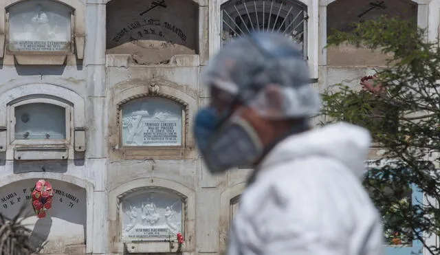 Los cementerios emblemas de Lima como el Presbítero Maestro y El Ángel estarán cerrados para evitar las aglomeraciones.