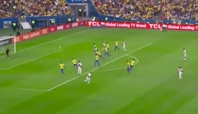 Perú vs Brasil: Christian Cueva sustó el arco de Alisson con potente tiro libre.