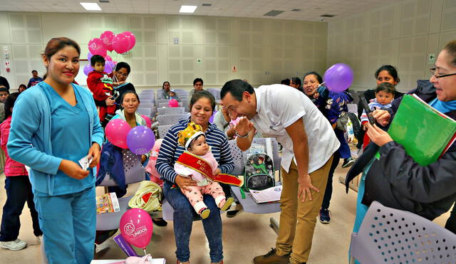 Celebran semana de la Lactancia en hospital de Villa El Salvador