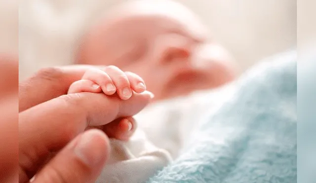 Bebé muere al no ser sujetado por los médicos durante el parto 