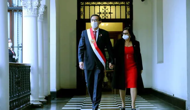 Martín Vizacrra y la primera dama Maribel Díaz Cabello en el interior de Palacio de Gobierno. Foto: Presidencia.