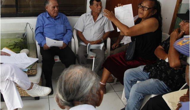 Miles de pescadores piden apoyo ante estado de emergencia Chimbote