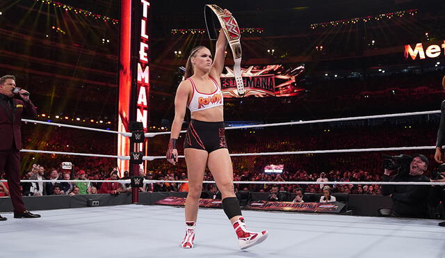 Ronda Rousey perdió el título de RAW en WWE WrestleMania 35. Foto: WWE