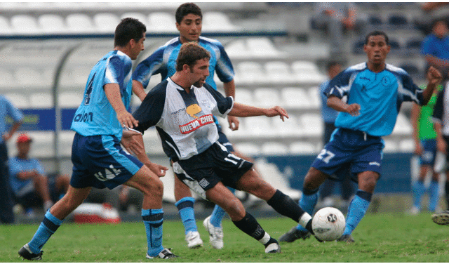 Alianza Lima pasó por tres entrenadores distintos en 2005. Foto: Archivo GLR