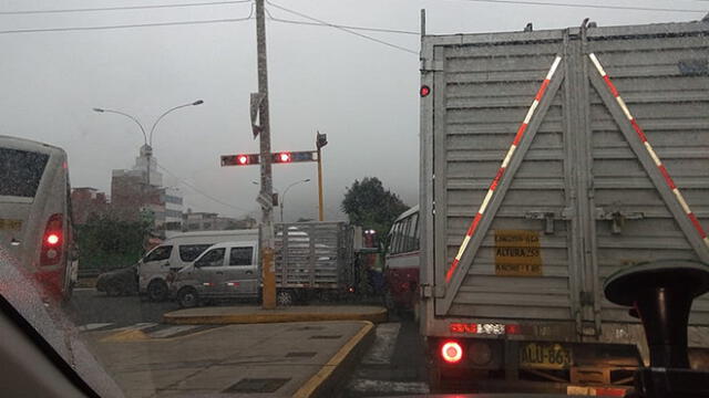 Reportan congestión vehicular por partido de Perú vs Costa Rica