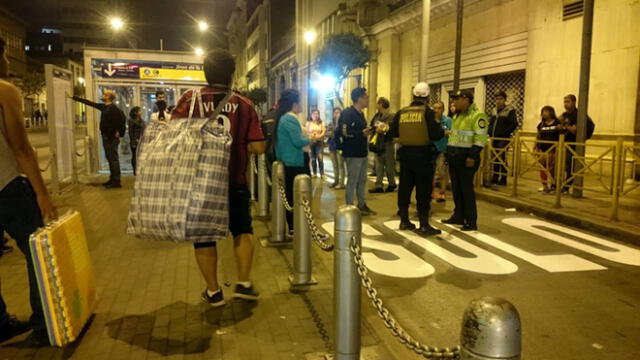 Metropolitano: usuarios protestaron ante el cierre de estación antes de tiempo [VIDEO]