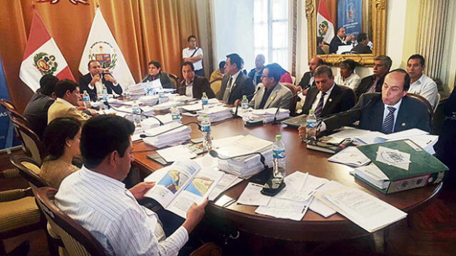 Debido a críticas, Consejo Regional anularía venta  de tierras a Virú Mar