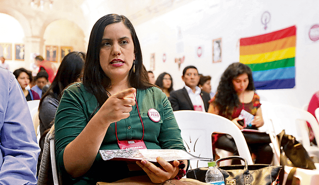 Verónika Mendoza: Quieren llenar la política de narcos
