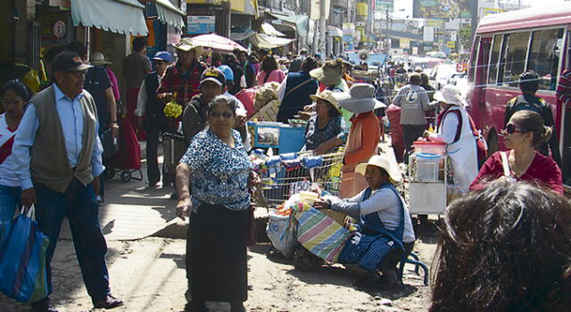 Ambulantes vuelven a tomar calles de la plataforma Avelino Cáceres