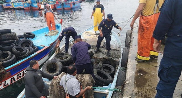 Pescadores y personal de la Marina recolectaron 6 toneladas de basura en Matarani.