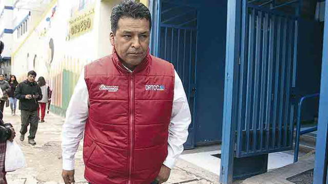 Consejo discutirá este lunes suspensión de gobernador de Cusco por viaje a México