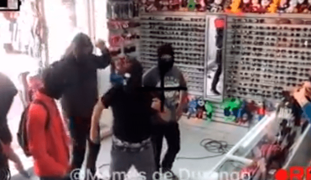 YouTube viral: jóvenes fingen asaltar tienda para jugar pesada broma que ya es viral [VIDEO]