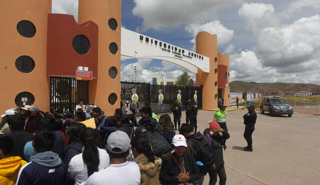 Alumnado de Universidad Andina exige reducir mensualidades por crisis económica por pandemia.