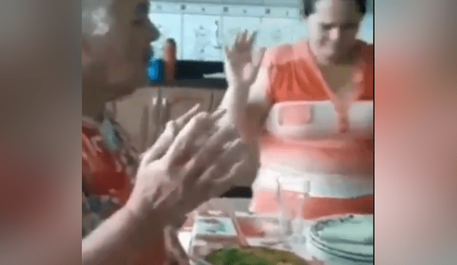 Facebook viral: Niño con hambre debía orar antes de comer y su familia lo descubre [VIDEO]
