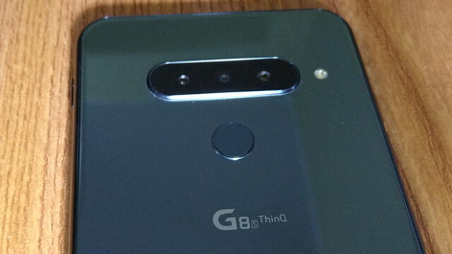 LG G8SThinQ tiene una triple cámara trasera.