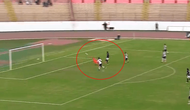 Alianza Lima vs Municipal: Adrián Balboa falla gol debajo del arco. Foto: Captura de video.