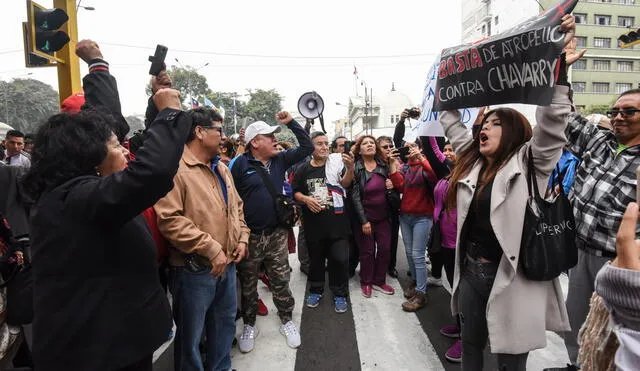 Manifestantes contra Vizcarra se enfrentan con transeúntes [FOTOS]