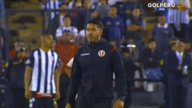 Alianza Lima vs Universitario: la infantil expulsión de Raúl Fernández desde el banquillo [VIDEO]