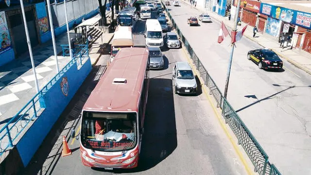 TRANSPORTE. Más 1500 vehículos prestan servicio en Cusco.