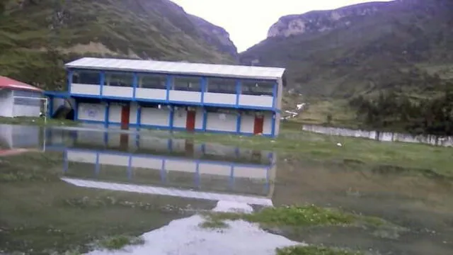 Desborde río inunda centro educativo a un mes de iniciarse el año escolar