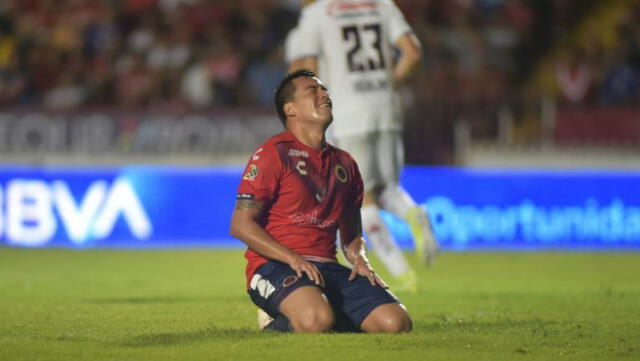 El jugador se acogió a la normativa FIFA para resolver su contrato. Foto: Mexsport.