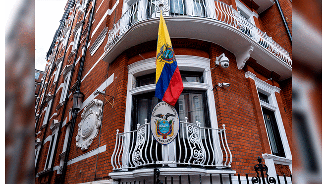 Julian Assange, de exponente de la libertad a huésped indeseable de Ecuador [VIDEO]