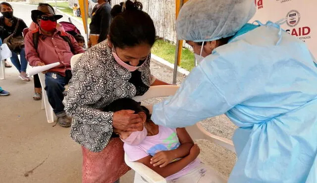 enfermeras, vacunación, vacunas niños difteria Lambayeque