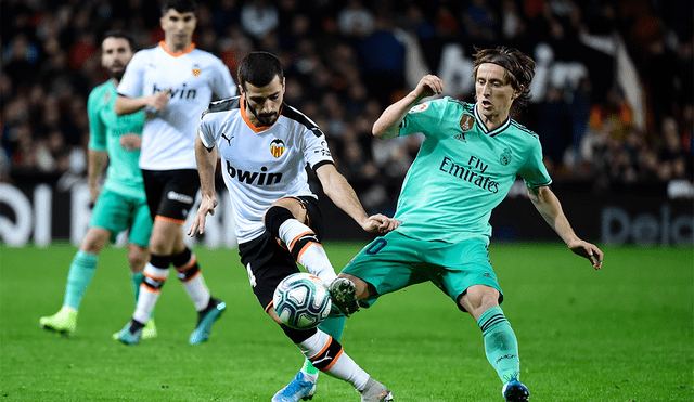 Sigue aquí EN VIVO y EN DIRECTO la semifinal de ida entre el Real Madrid vs. Valencia por la Supercopa de España 2020. | Foto: AFP
