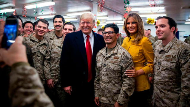 Donald y Melania Trump realizan visita sorpresa a tropas norteamericanas en Irak