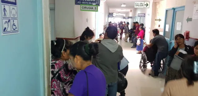 Pacientes del hospital de Tacna expuestos por tumultos y ausencia de medidas de bioseguridad [FOTOS]