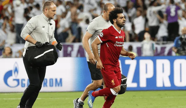 Mohamed Salah viajó a España para empezar con su tratamiento en el hombro