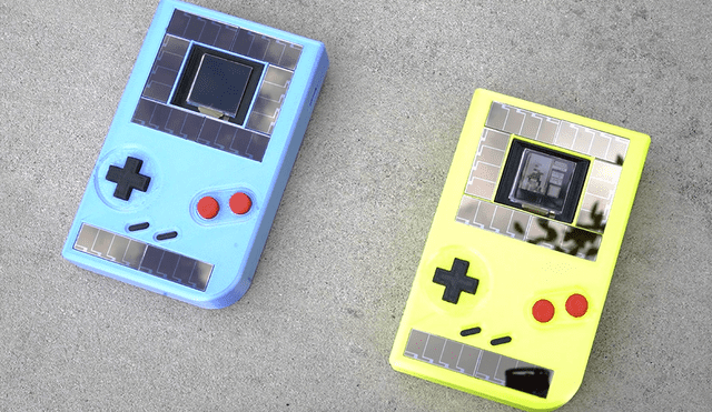 El Game Boy recarga energía a través de paneles solares. | Foto: Northwestern University