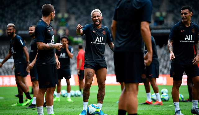 El futbolista brasileño evitó saludar al director deportivo del PSG cuando el equipo se preparaba en China para disputar la final de la Supercopa de Francia.